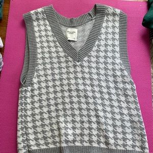 Abercrombie sweater vest